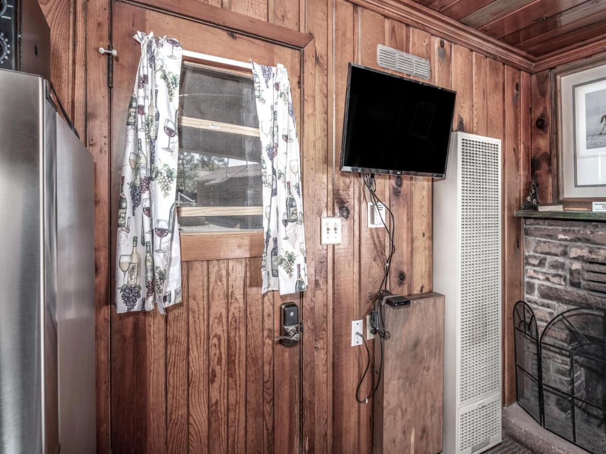 Perfect Cabin, 2 Bedrooms, Fireplace, Midtown, Sleeps 5 ルイドソ エクステリア 写真