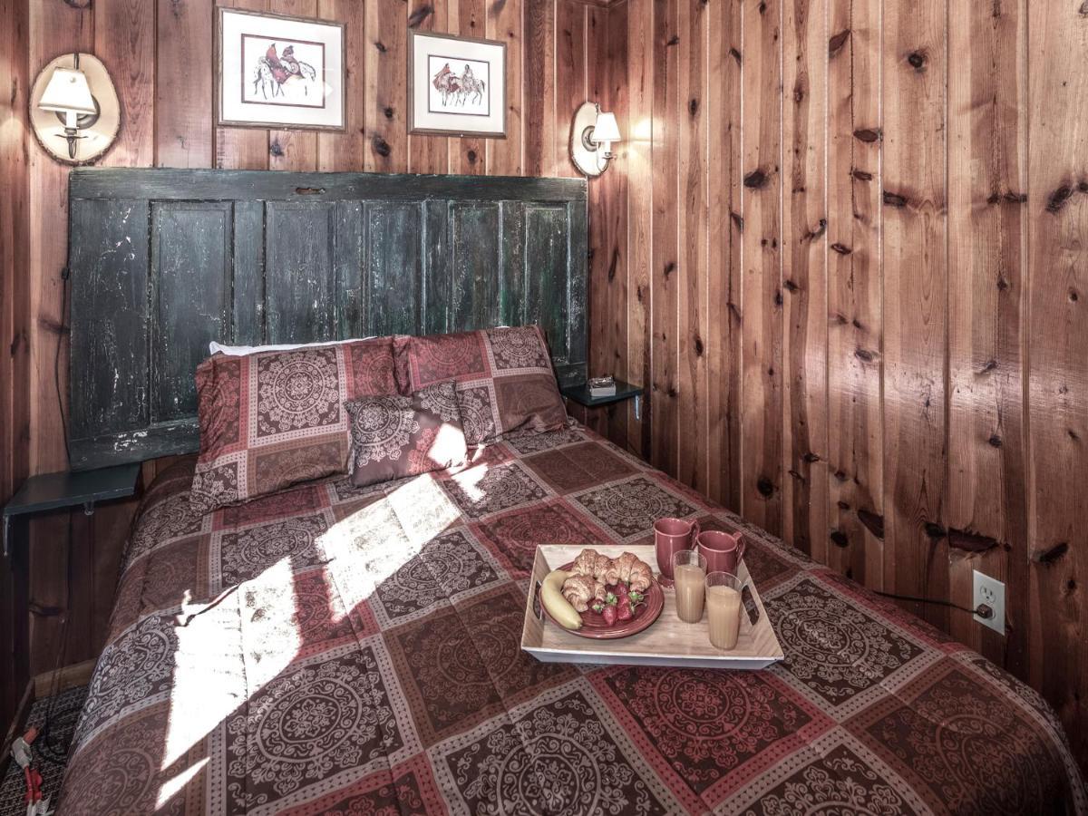 Perfect Cabin, 2 Bedrooms, Fireplace, Midtown, Sleeps 5 ルイドソ エクステリア 写真