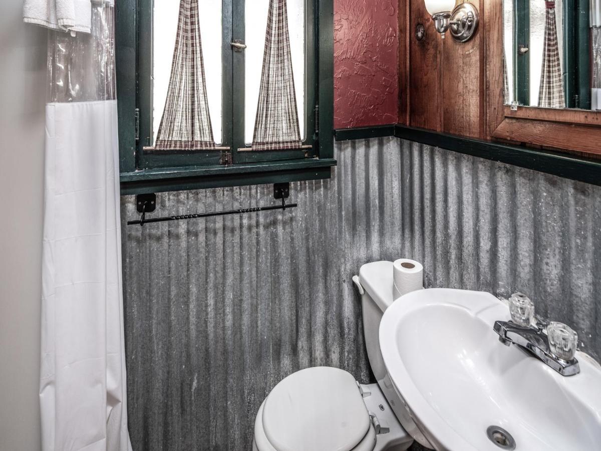 Perfect Cabin, 2 Bedrooms, Fireplace, Midtown, Sleeps 5 ルイドソ エクステリア 写真